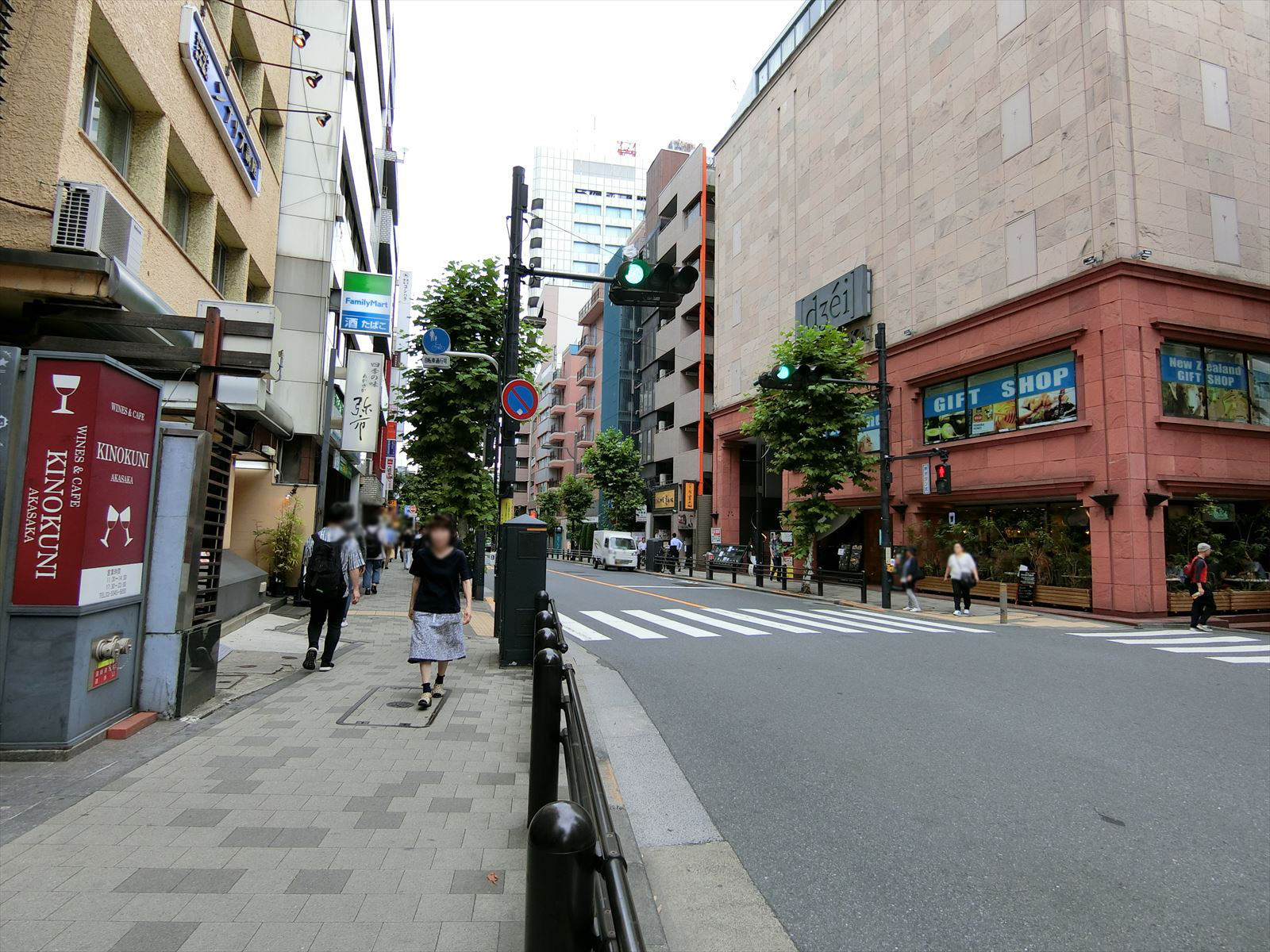 山口建設第ニビル前面の通り