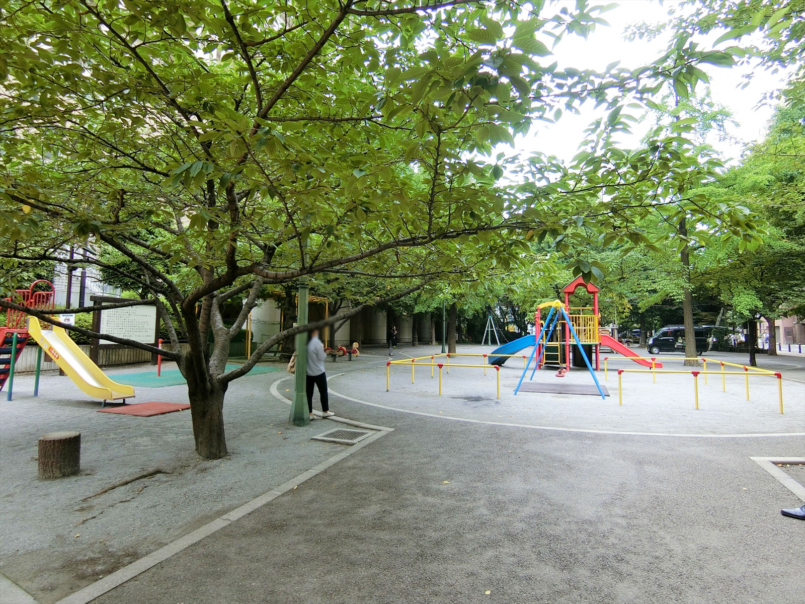 徒歩1分の京橋公園