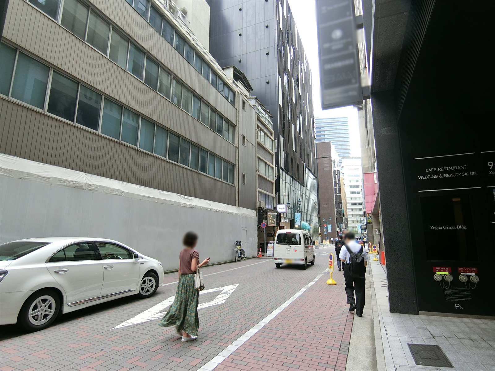 ゼニア銀座ビル前面の通り