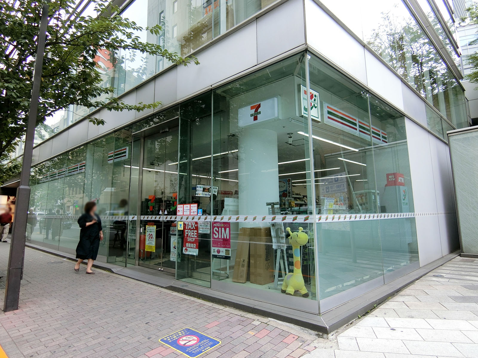 付近のセブンイレブン銀座通り口店
