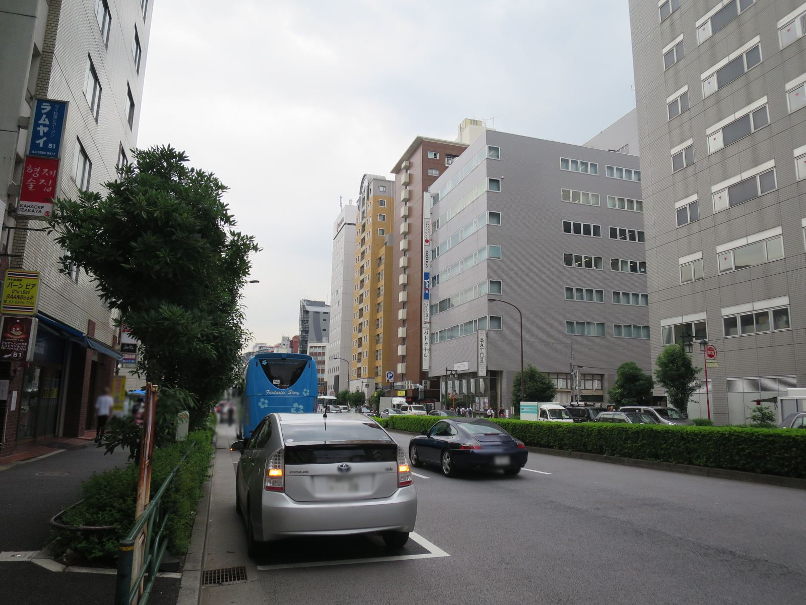前面の職安通り