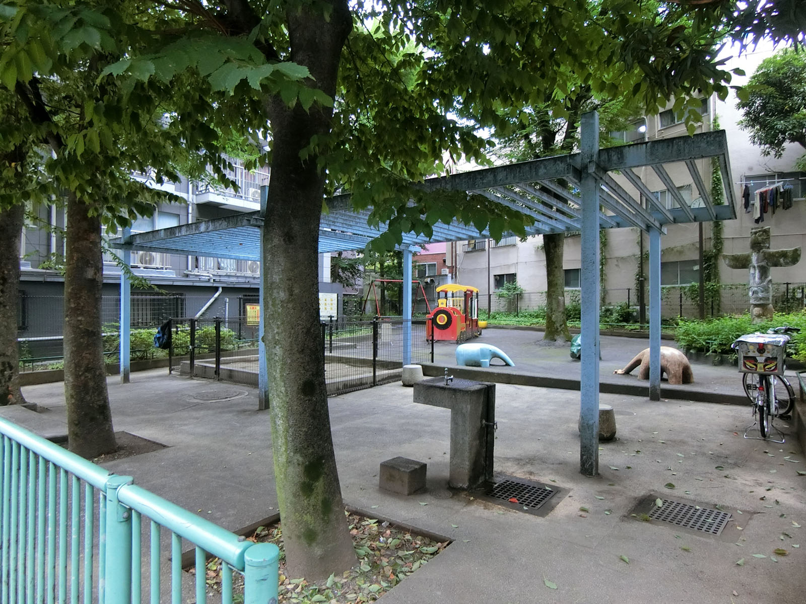 隣のみょうが坂児童遊園