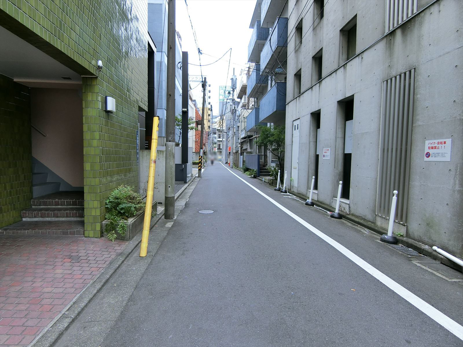 ベルジュール麻布前面の通り