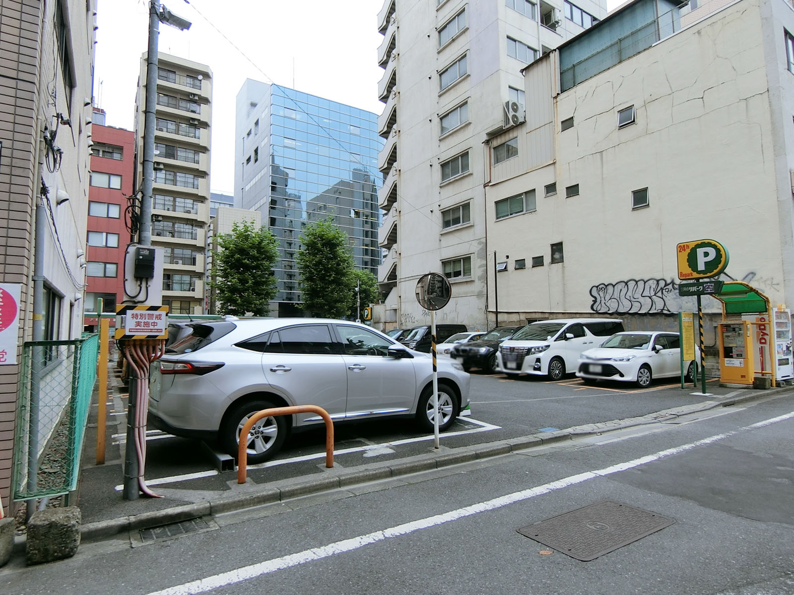隣のコインパーキング