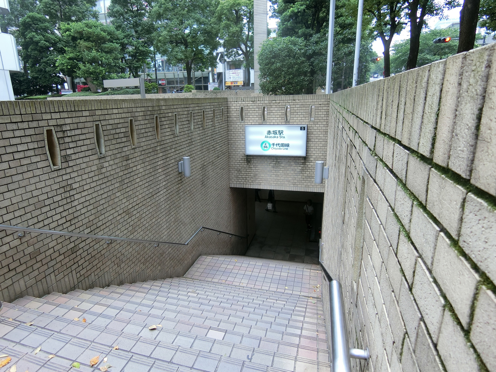 「赤坂駅」より徒歩2分