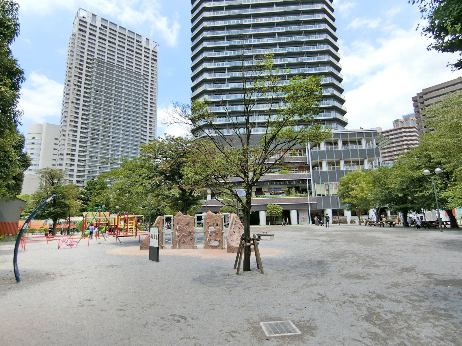 近くの月島第二児童公園
