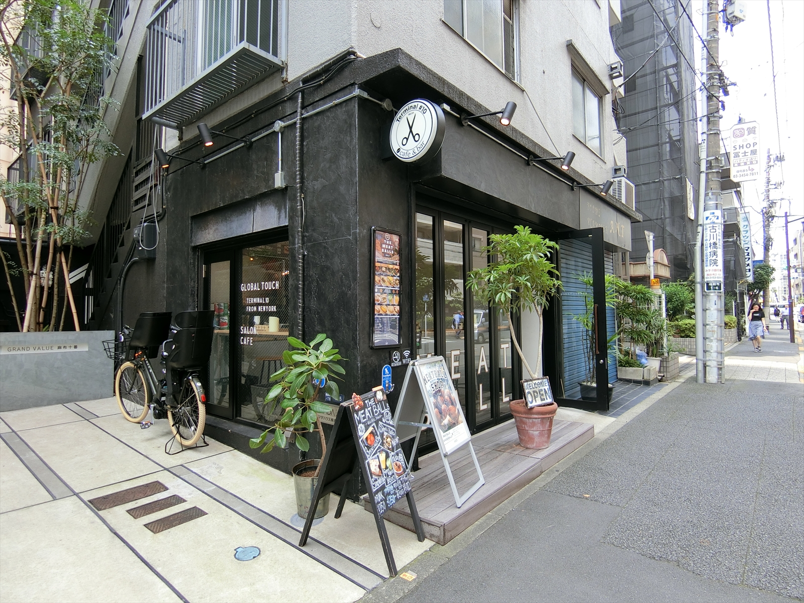 至近のカフェ