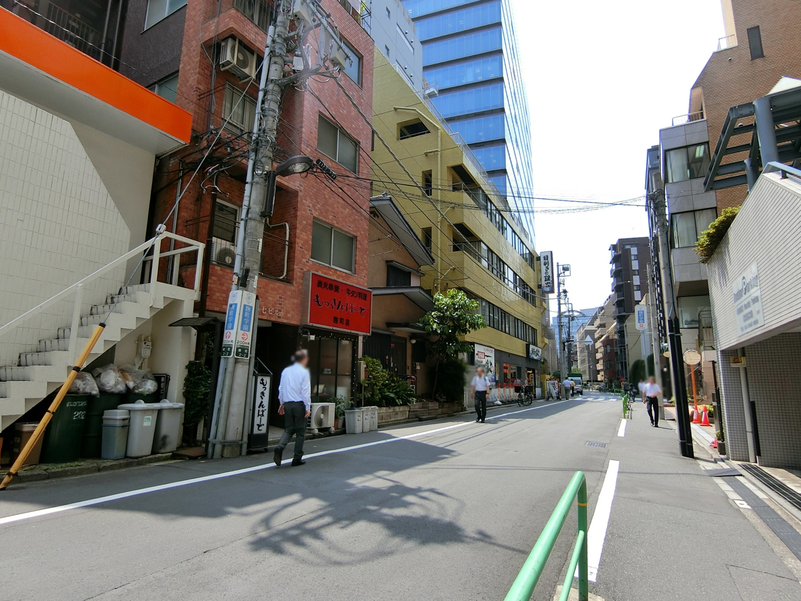 GRANDEAXE麹町前面の通り
