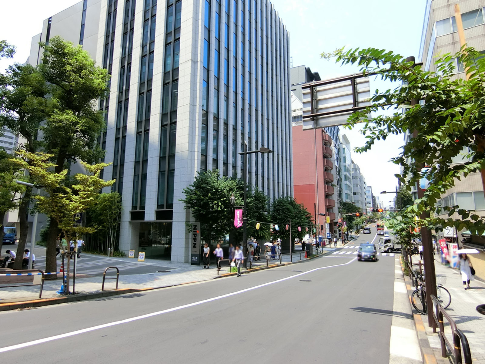 至近の日本テレビ通り