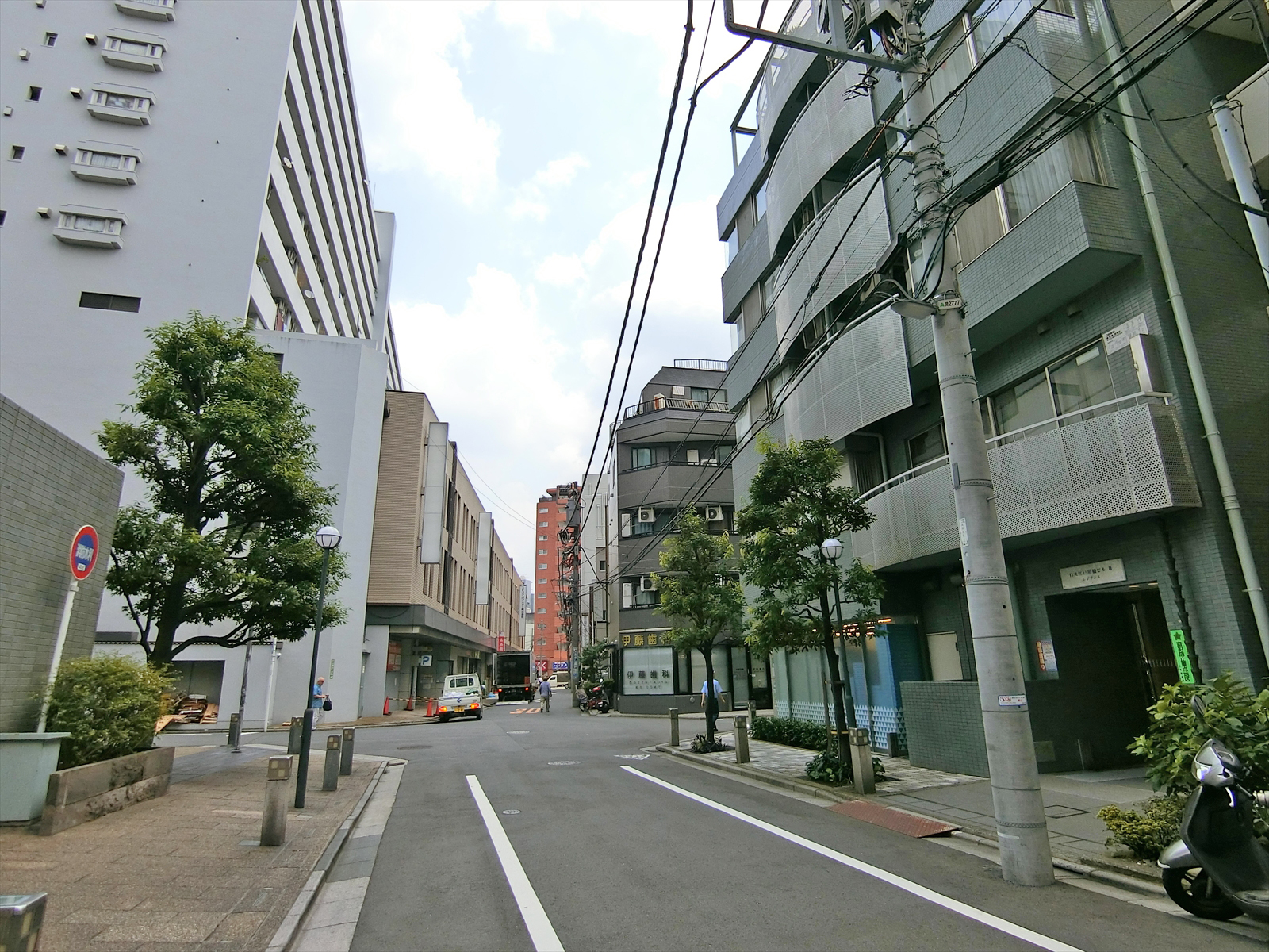 周辺は静かなエリア