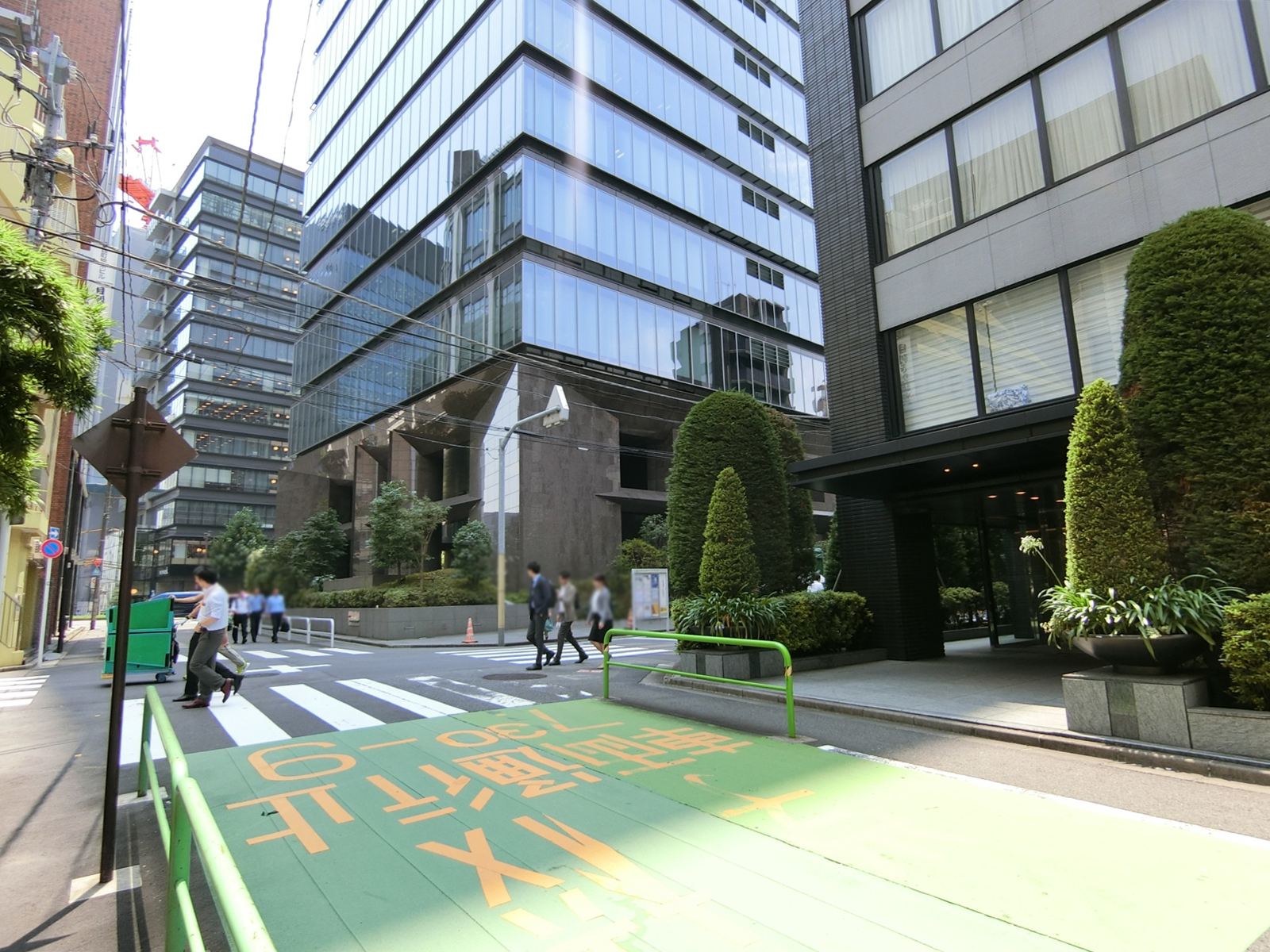 麹町ビル21前面の通り