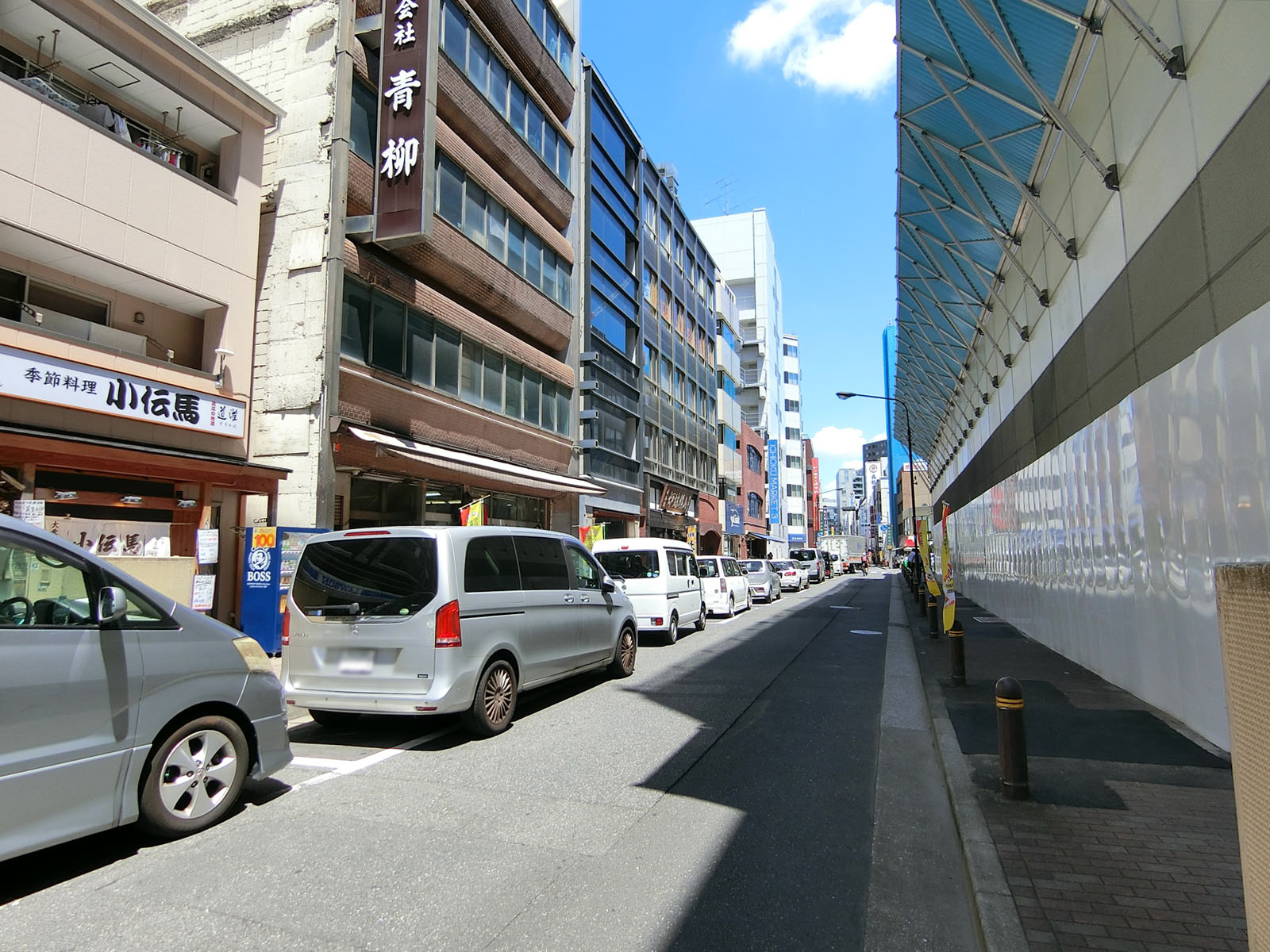 福田ビル前面の横山町大通り
