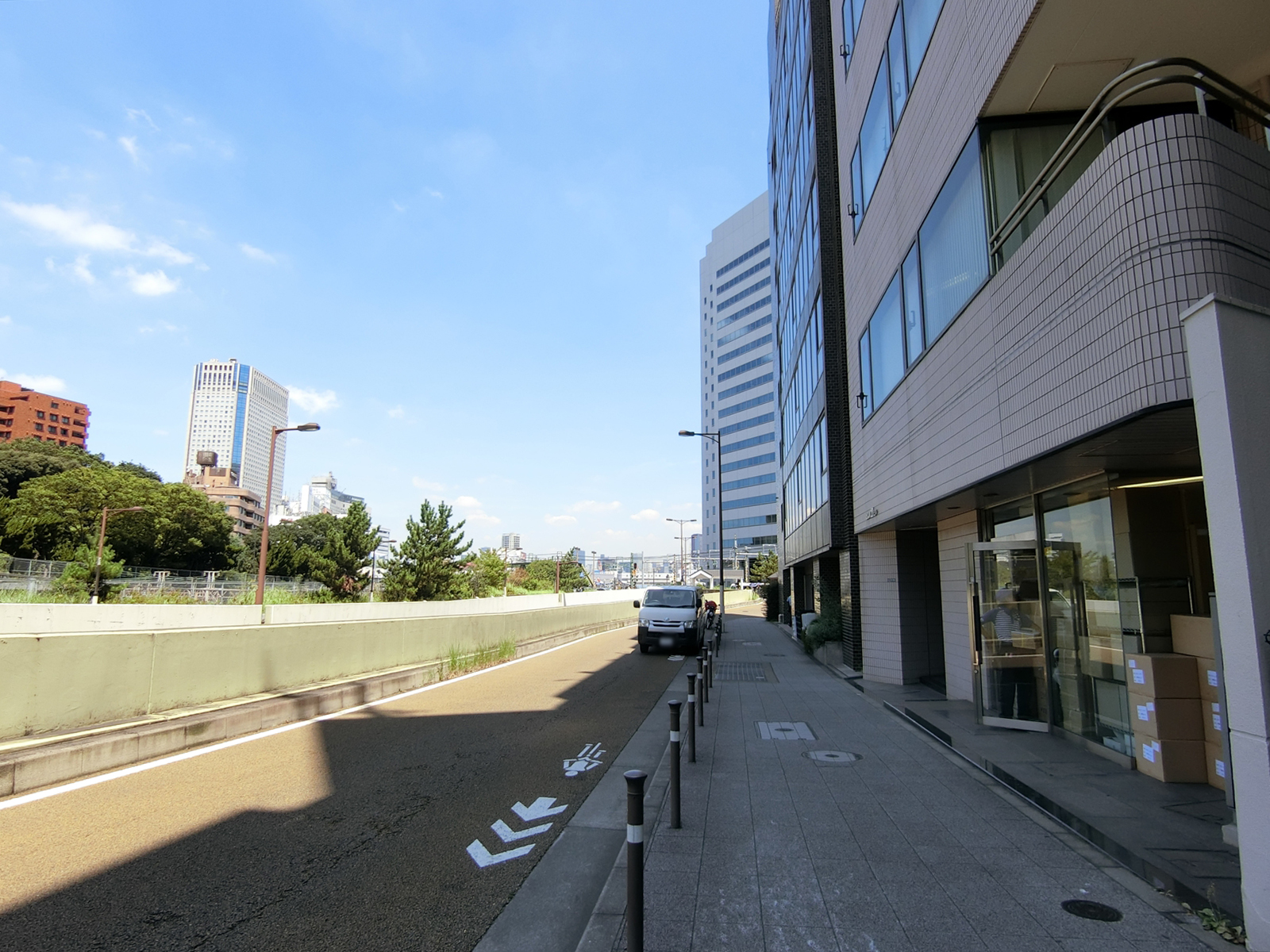 北品川21ビル前面の通り