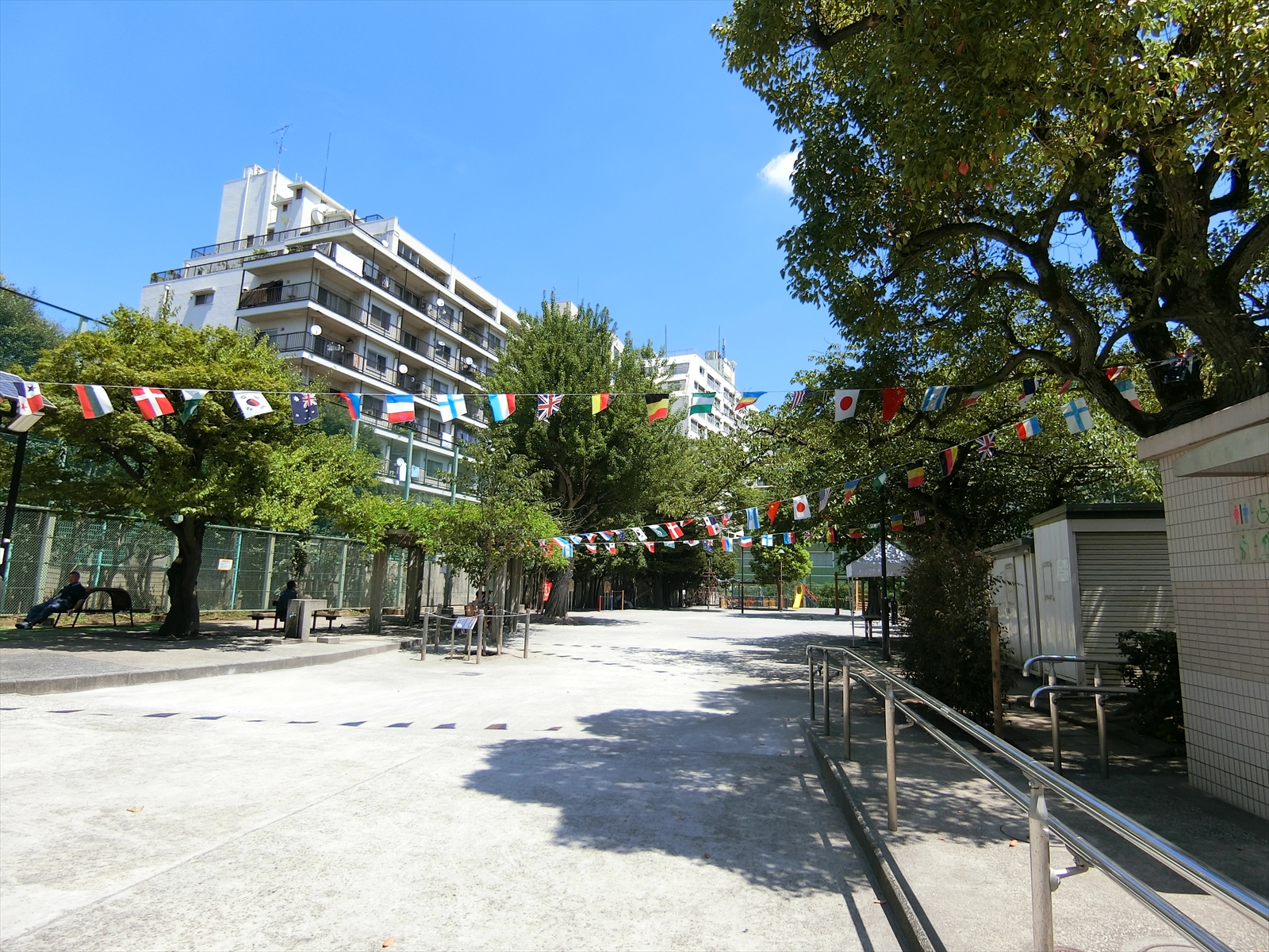 付近の泉岳寺児童遊園