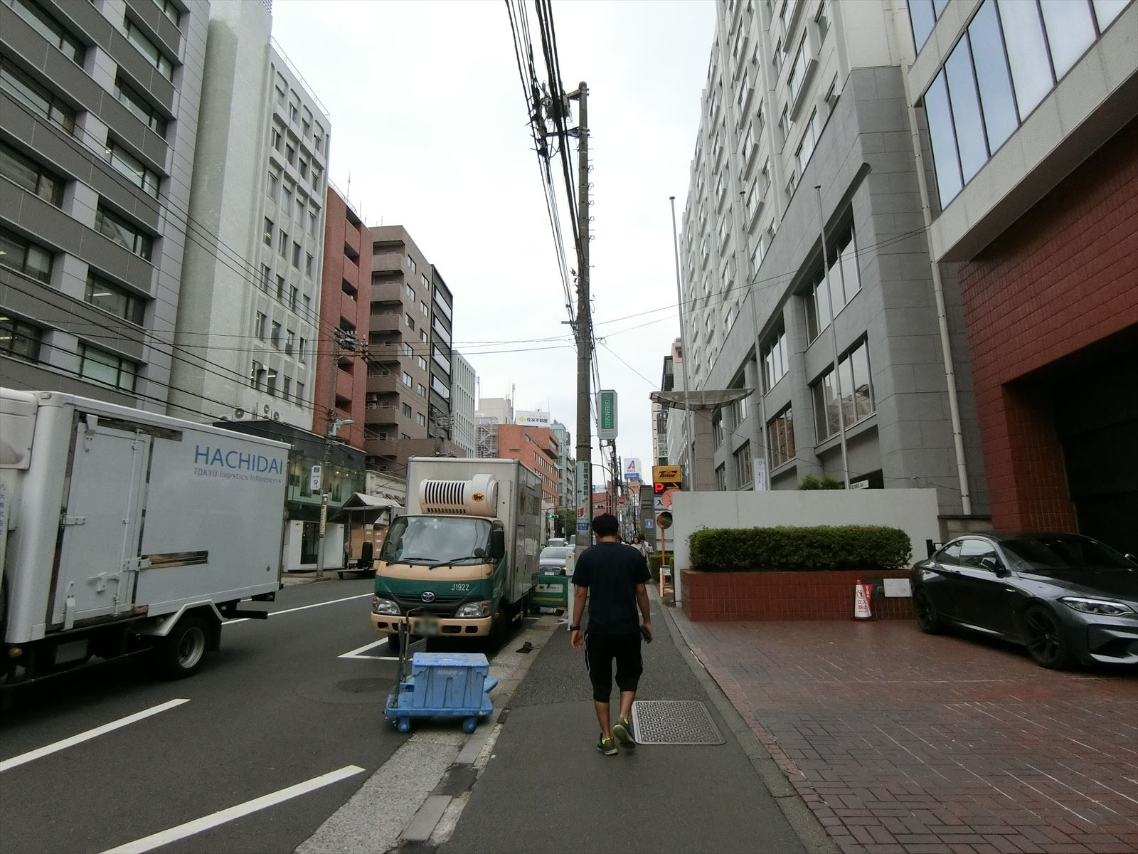 骨董通りすぐ近く