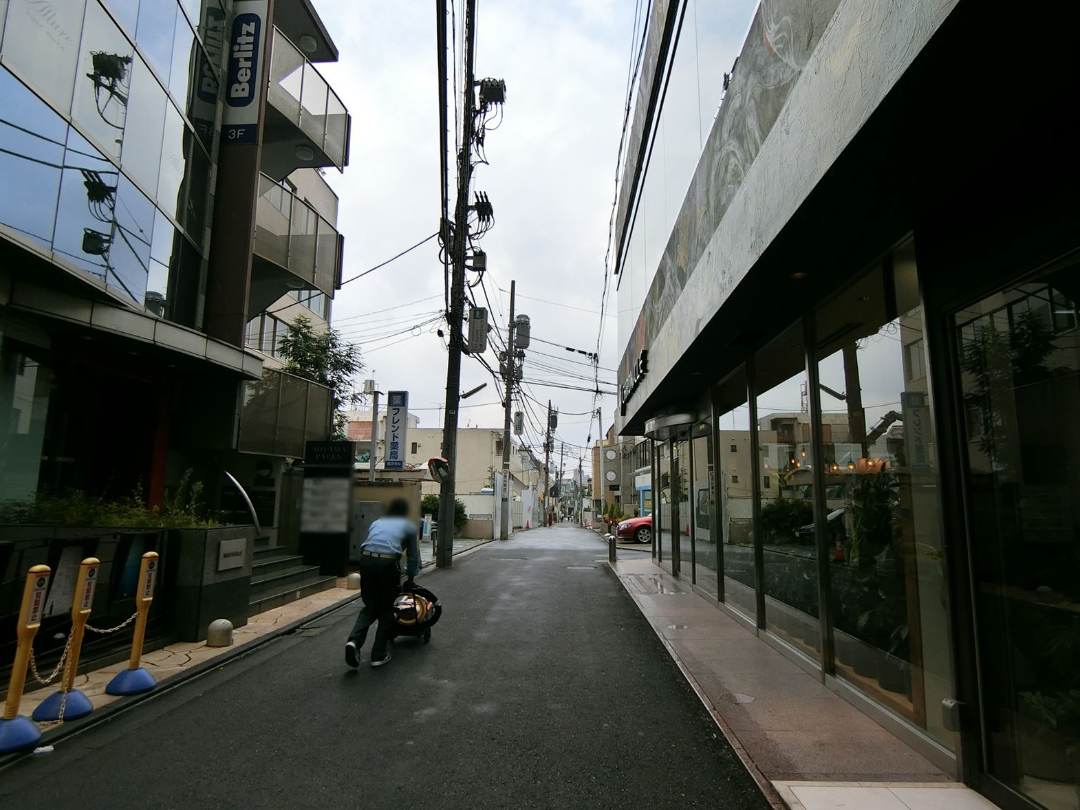 青山ダイハンビル前面の通り