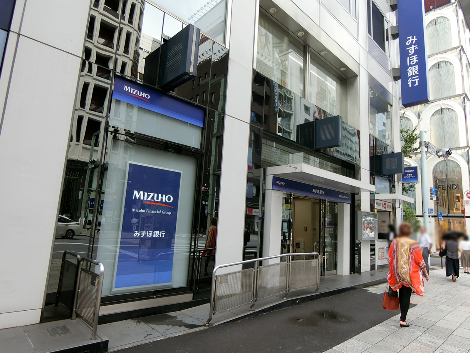 徒歩2分のみずほ銀行 銀座通支店
