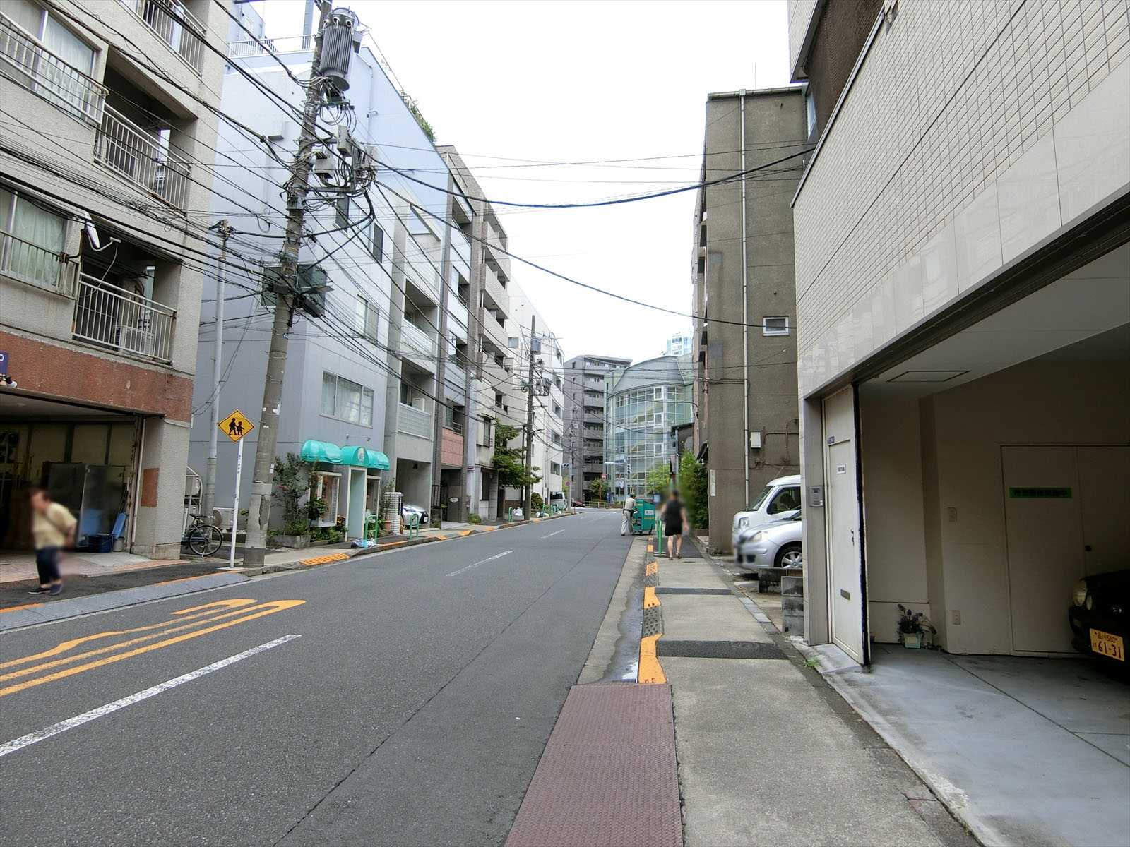 エスファインビル前面の通り