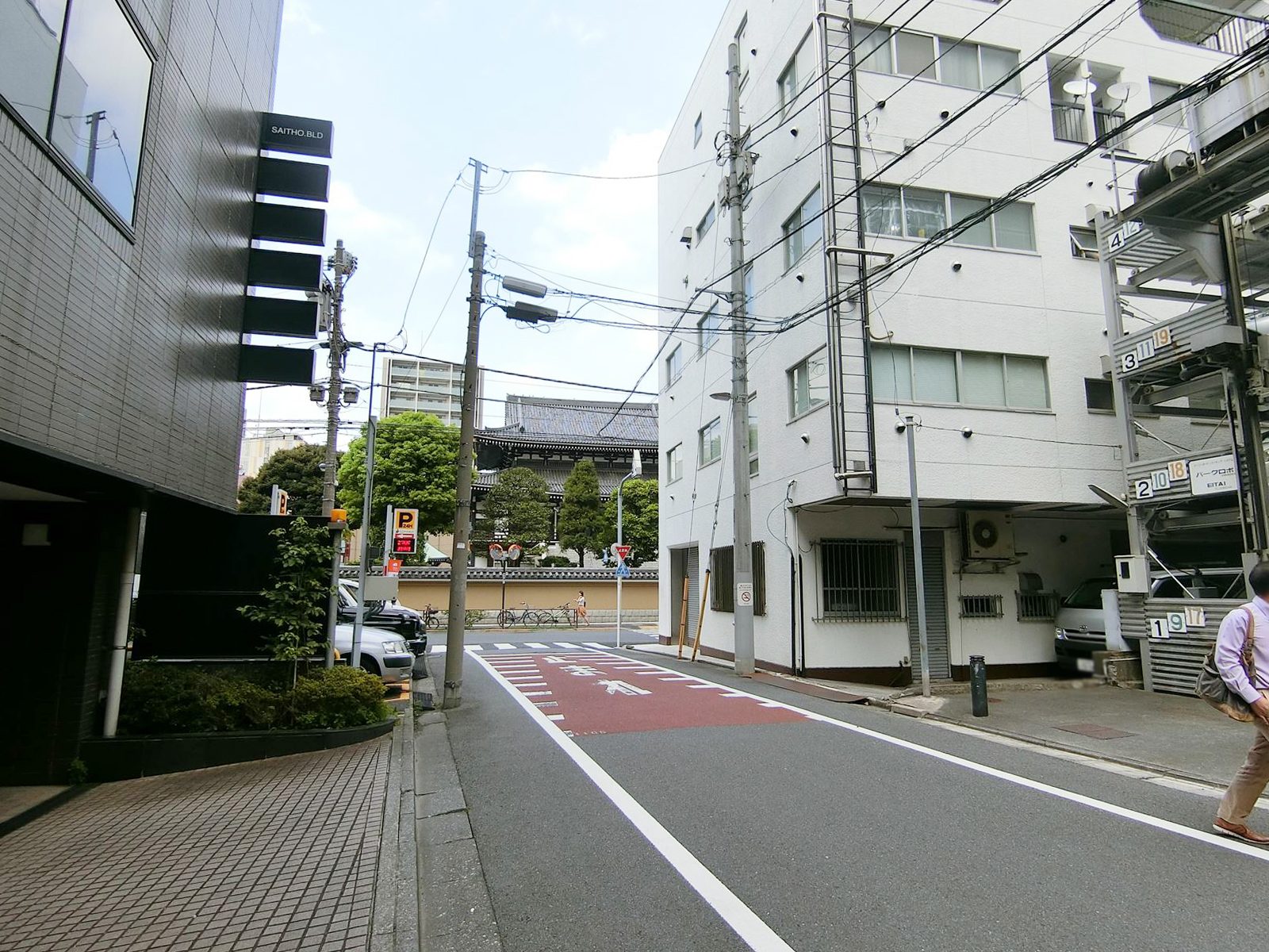 斎藤ビル前面の通り