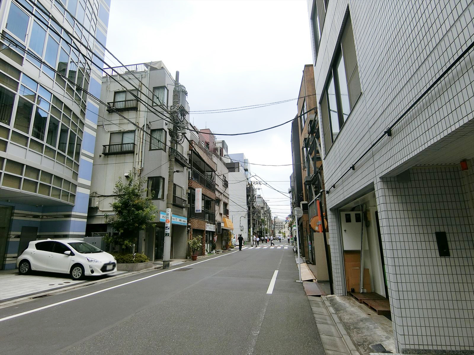 本郷サンハイツ前面の通り