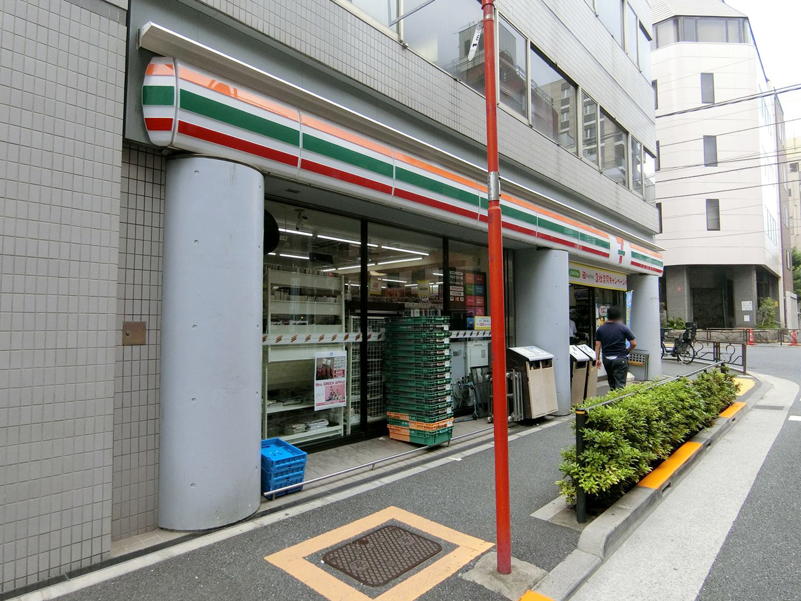 徒歩3分のセブンイレブン 本郷店