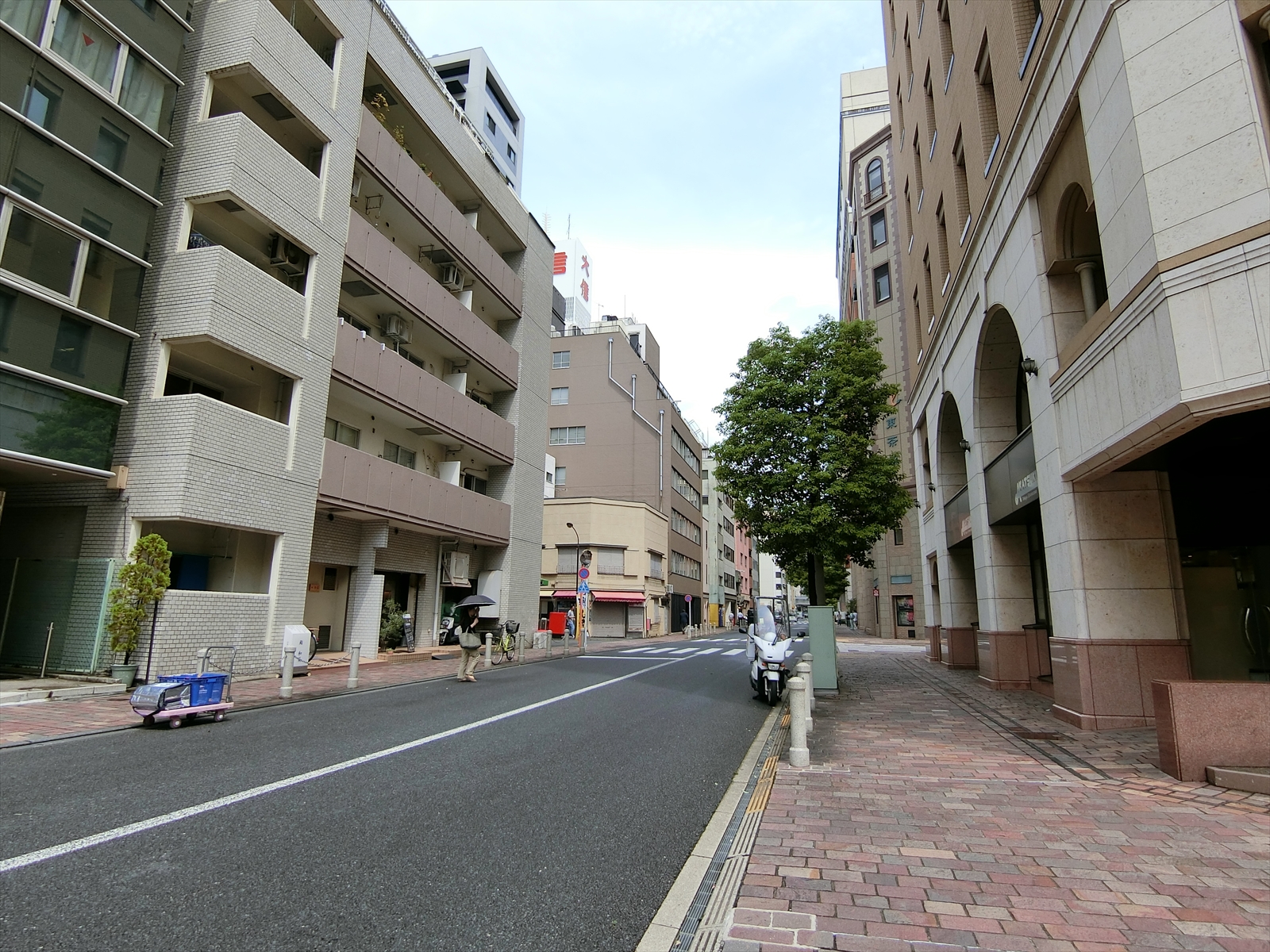 中銀第2新橋マンシオンビル前面の通り