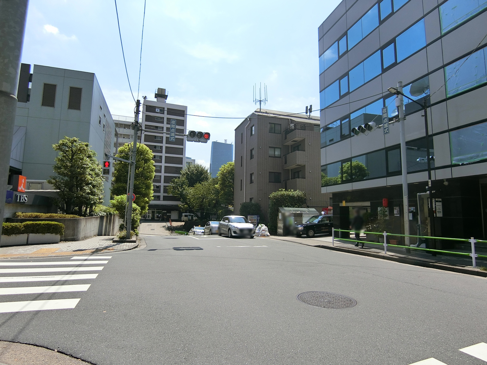 赤坂ロイヤルビル前面の通り