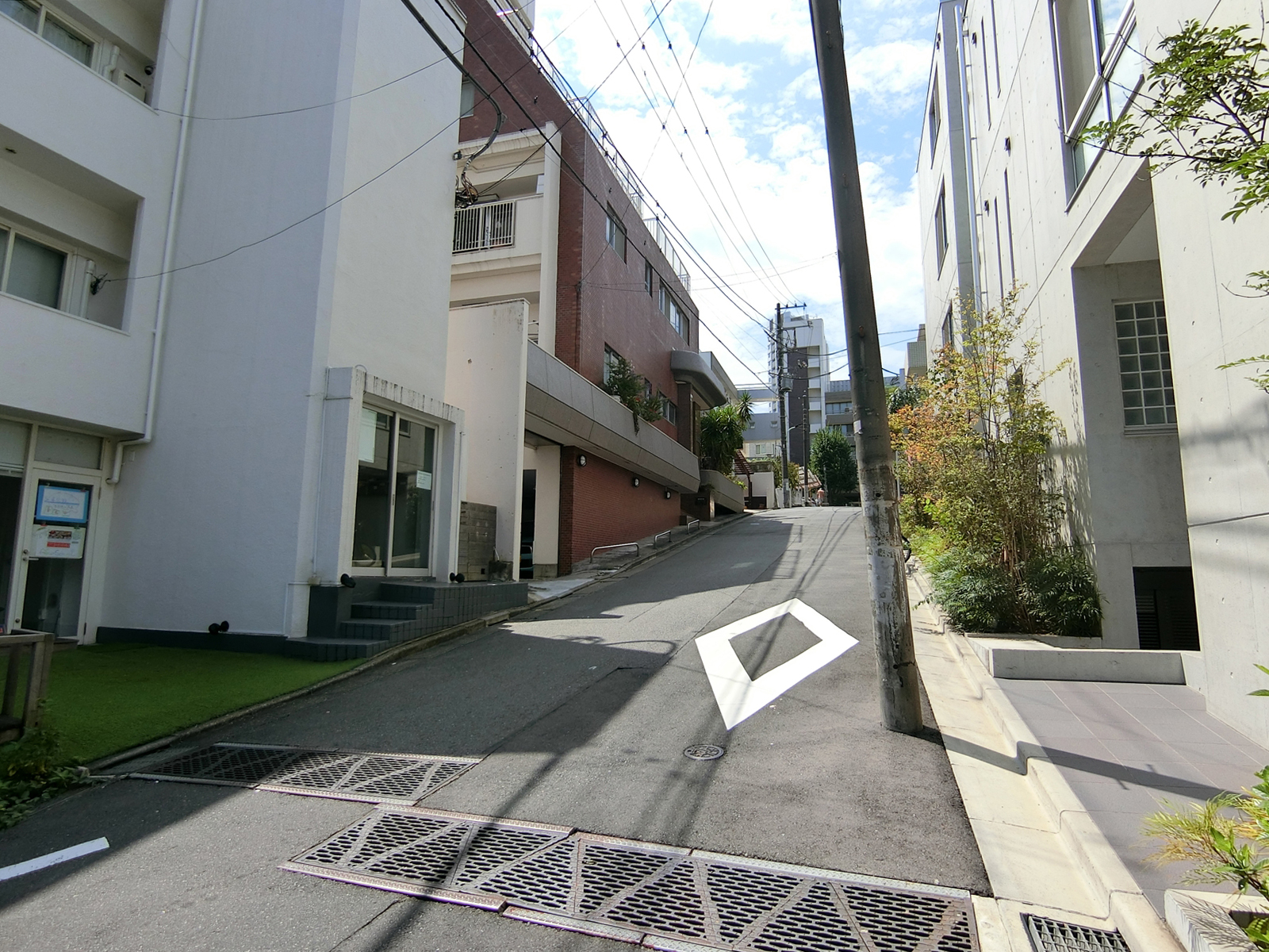 JOHOビル前面の通り