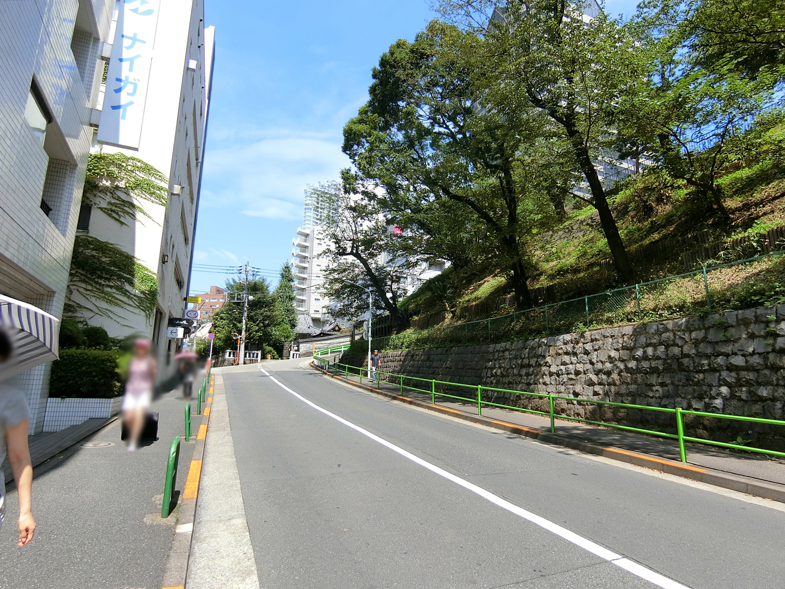 ノリタケ赤坂ビル前面の通り