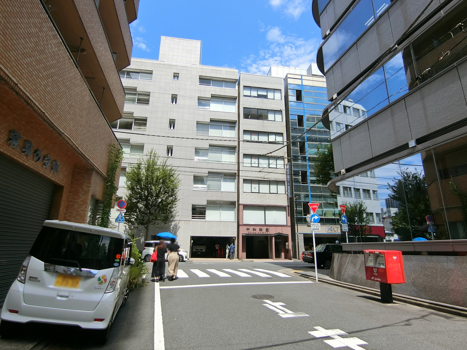 MIビル前面の通り