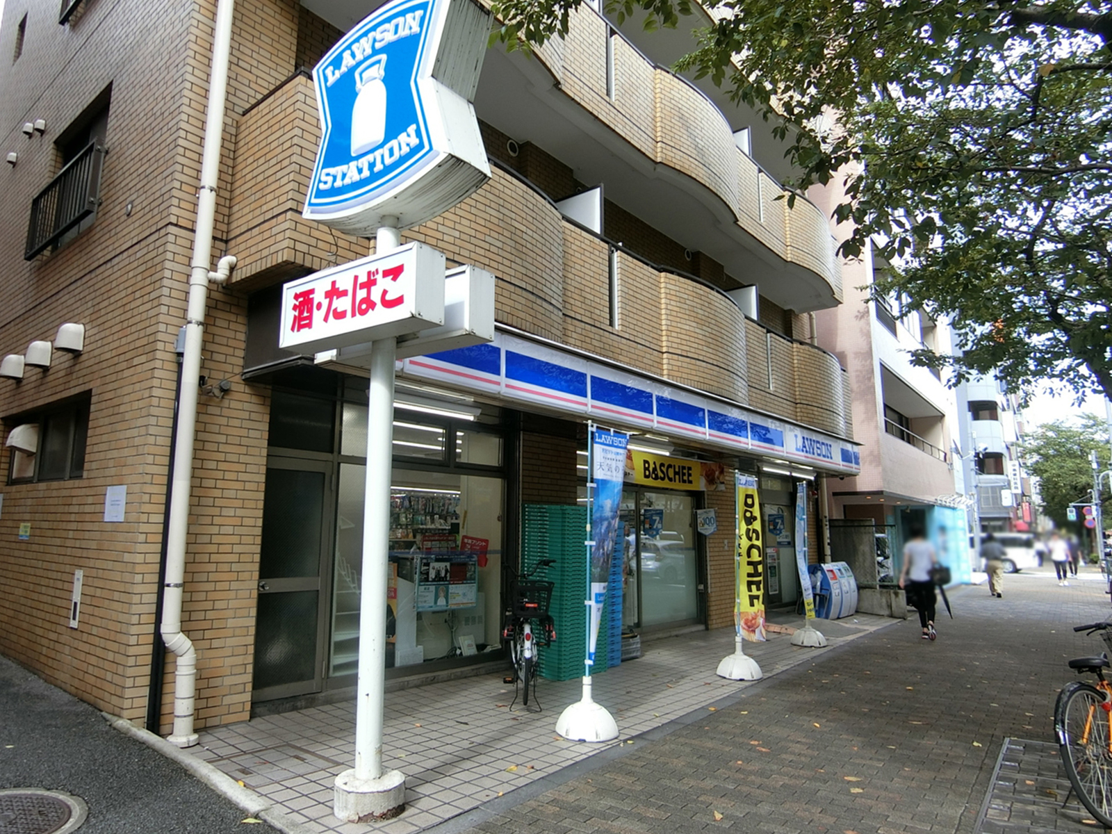 徒歩2分のローソン 広尾南店