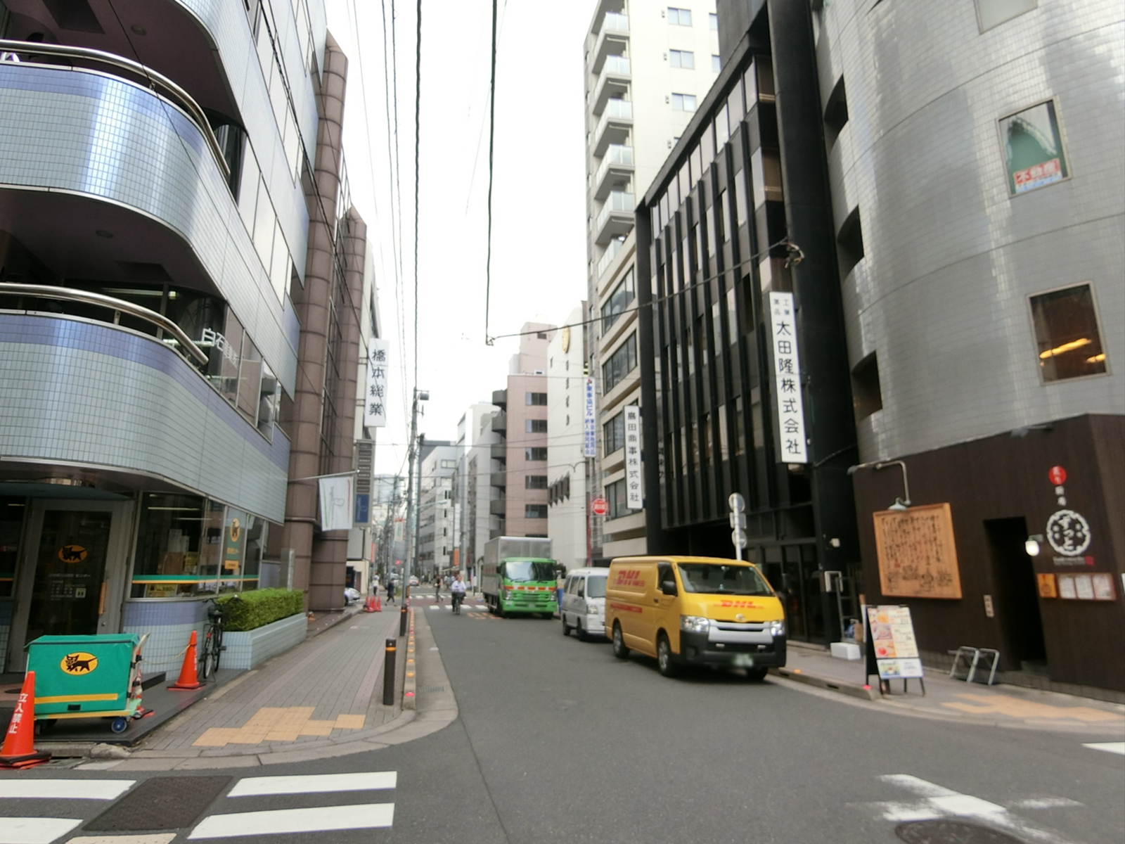 ハイジー日本橋ビル前面の通り
