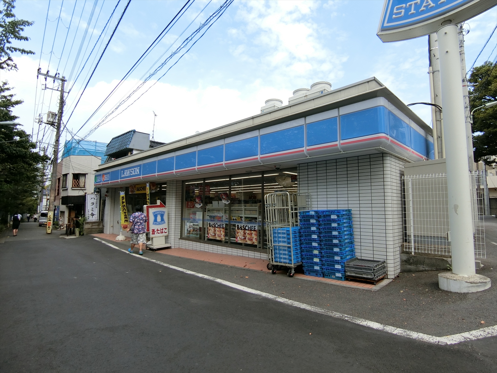 徒歩1分のローソン 南品川六丁目店