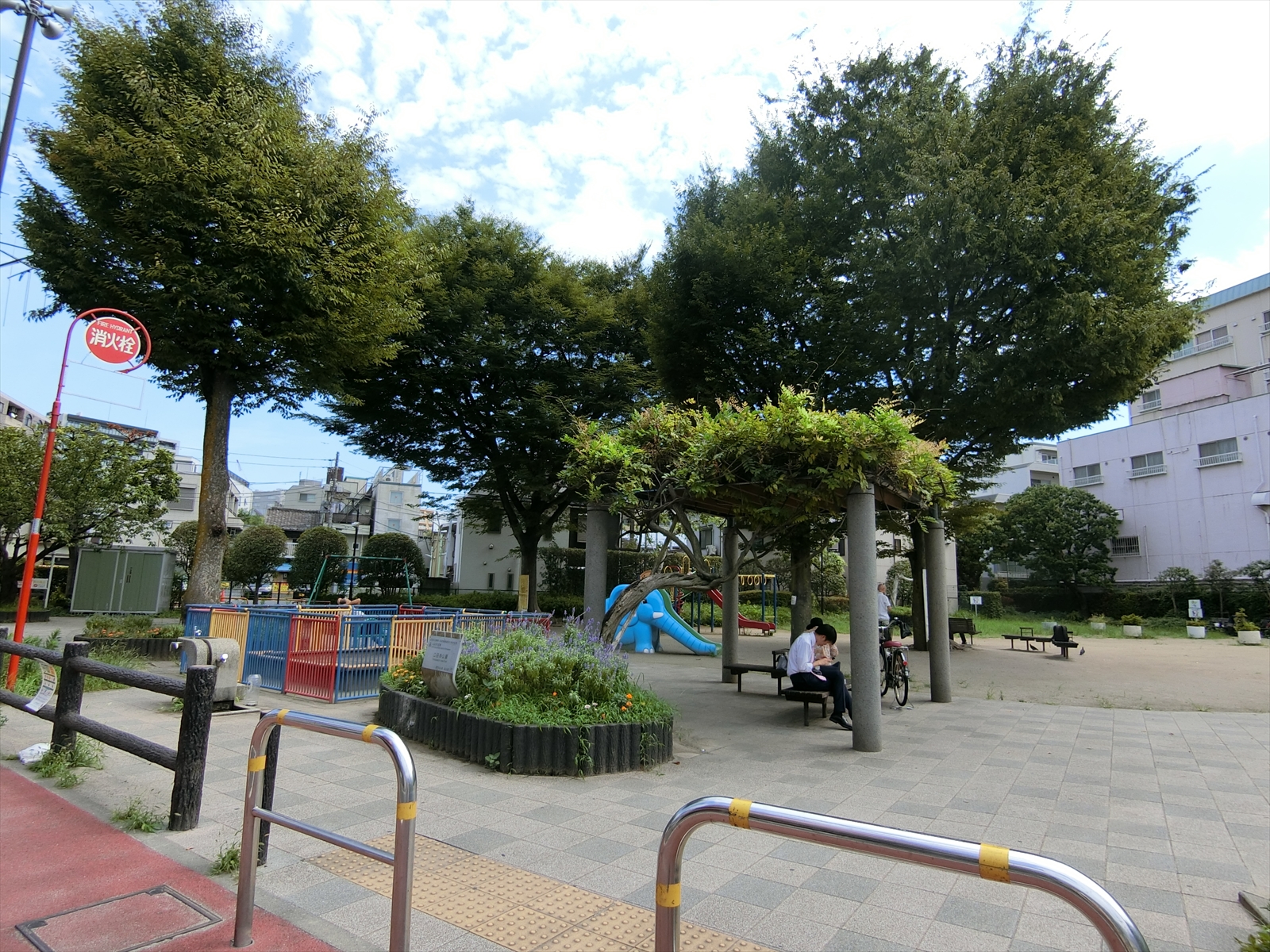 付近の二日市公園