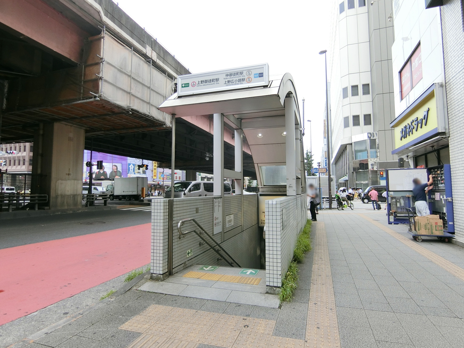 最寄りの「仲御徒町駅」
