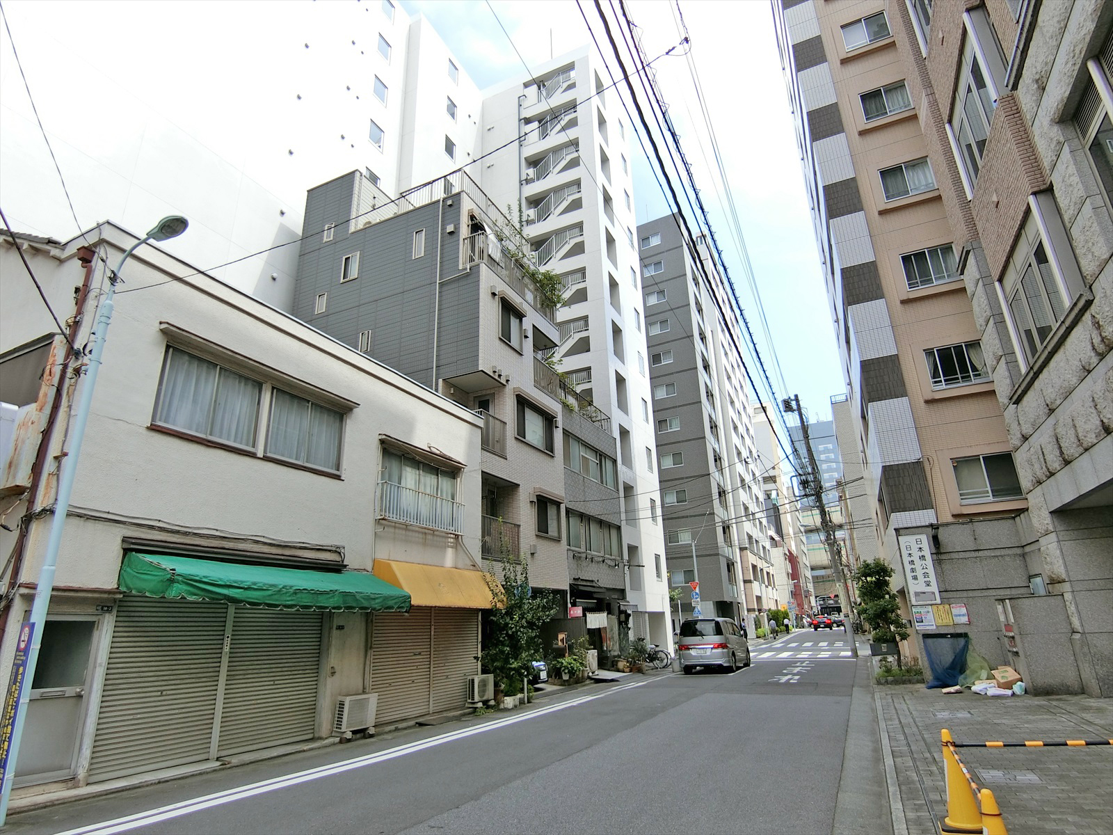 周辺は静かなエリア