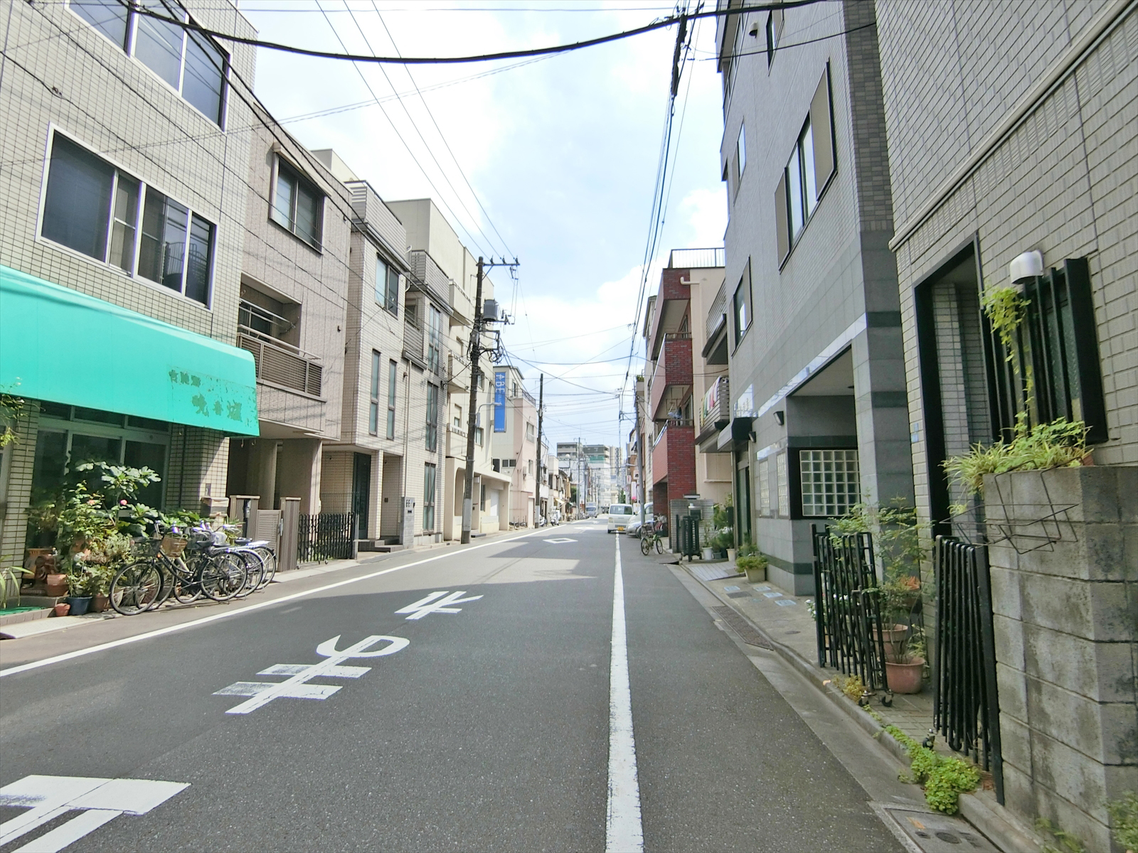 ABE今戸ビル前面の通り