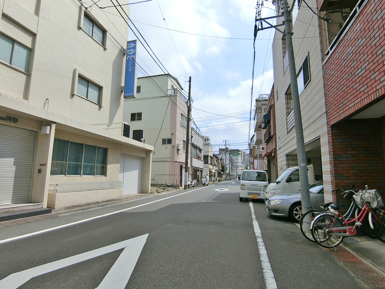 周辺は静かなエリア