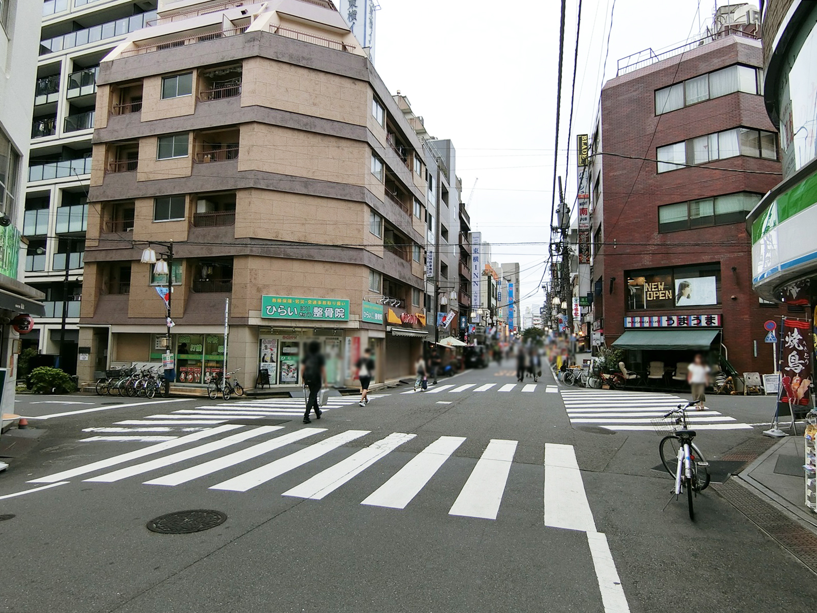岡部第一ビル前面の通り