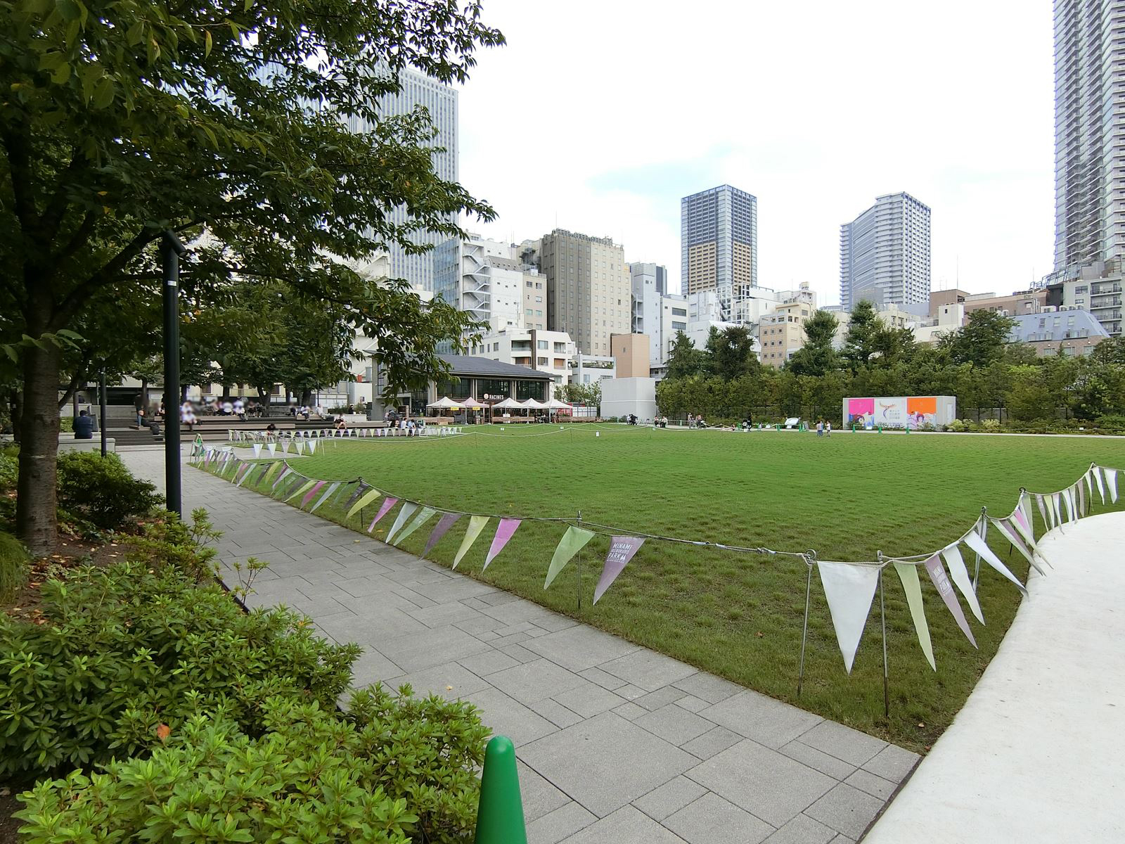 付近の南池袋公園