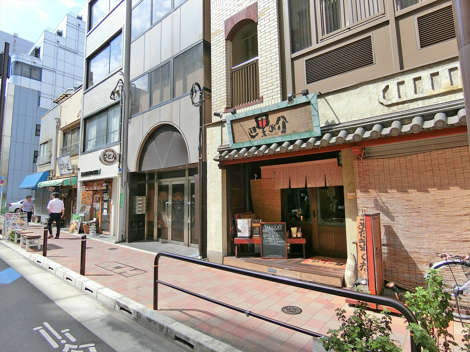 付近のには飲食店が充実