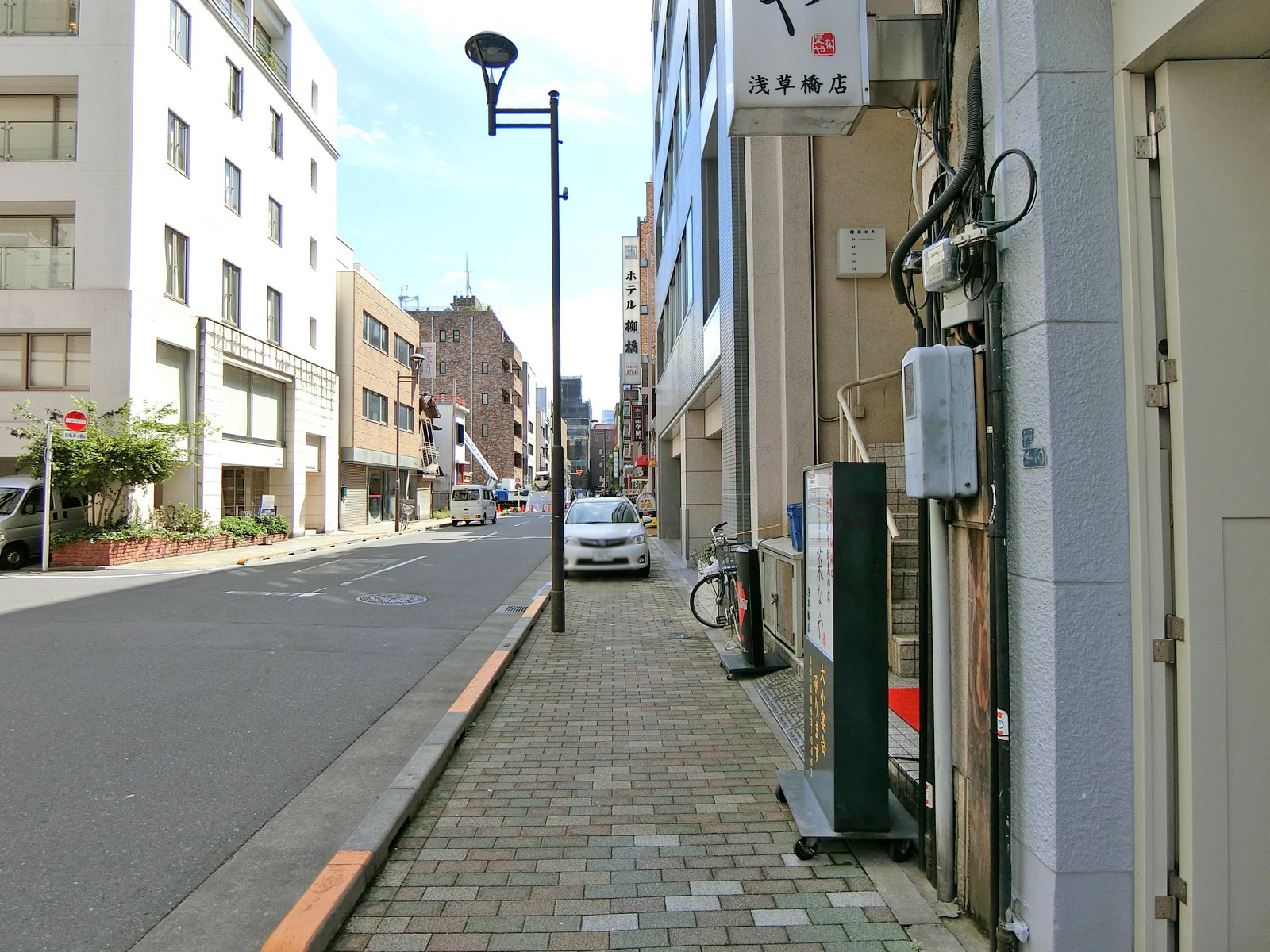 戸谷ビル前面の通り