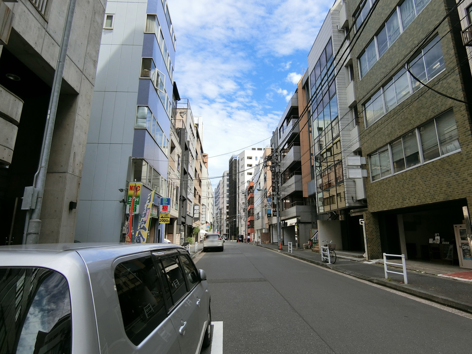 日本橋シルバービル前面の通り