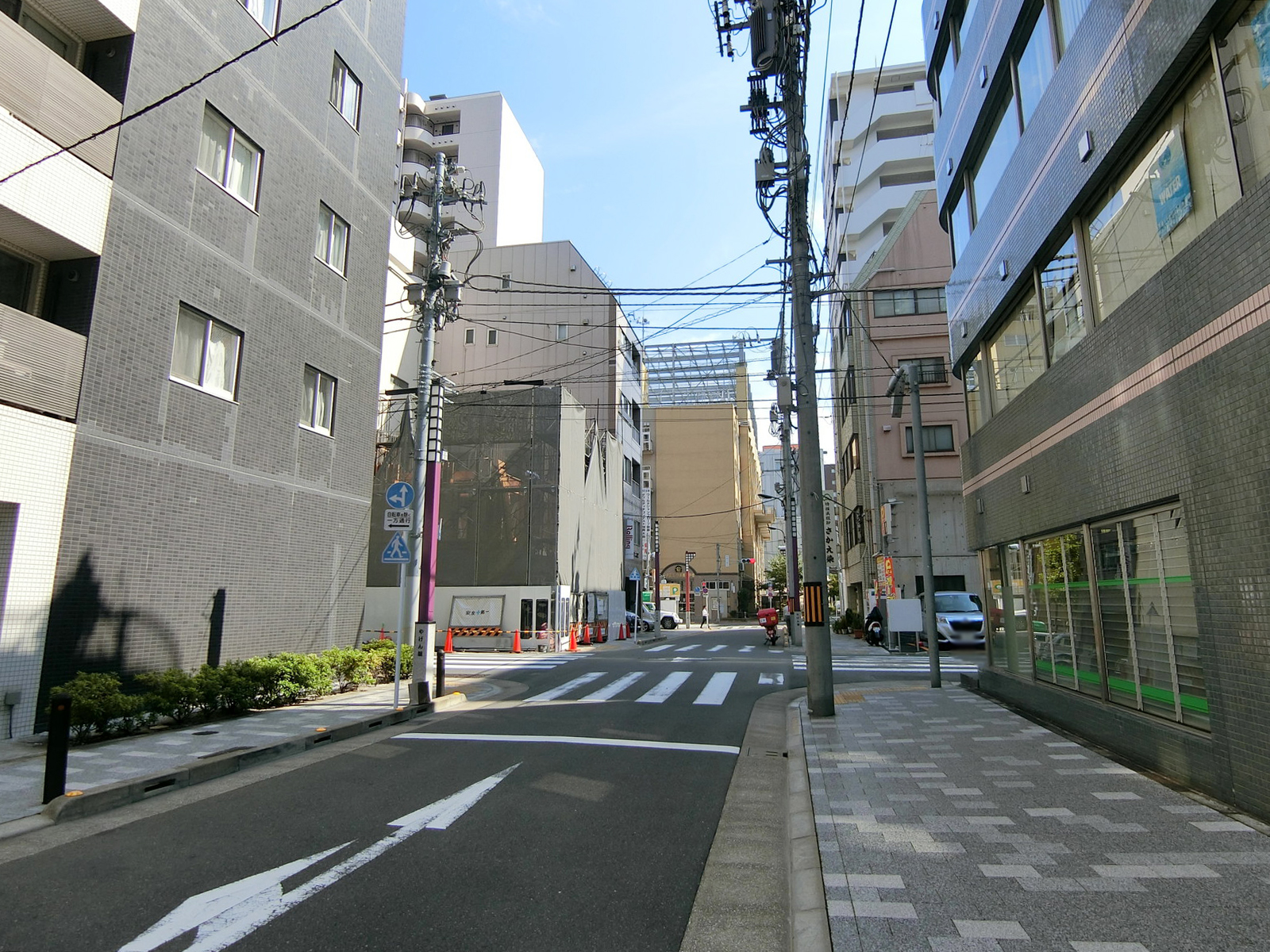 NSビル前面の不動院通り