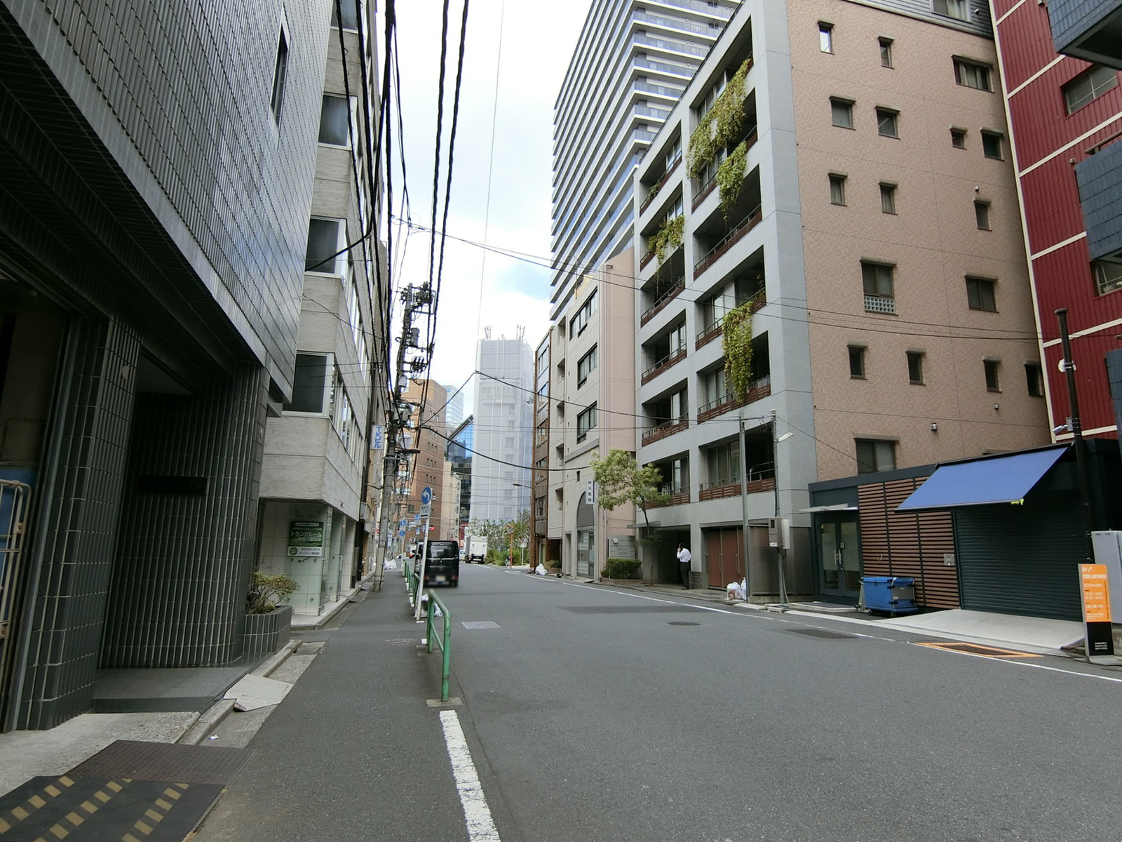 神田東邦センタービル前面の通り