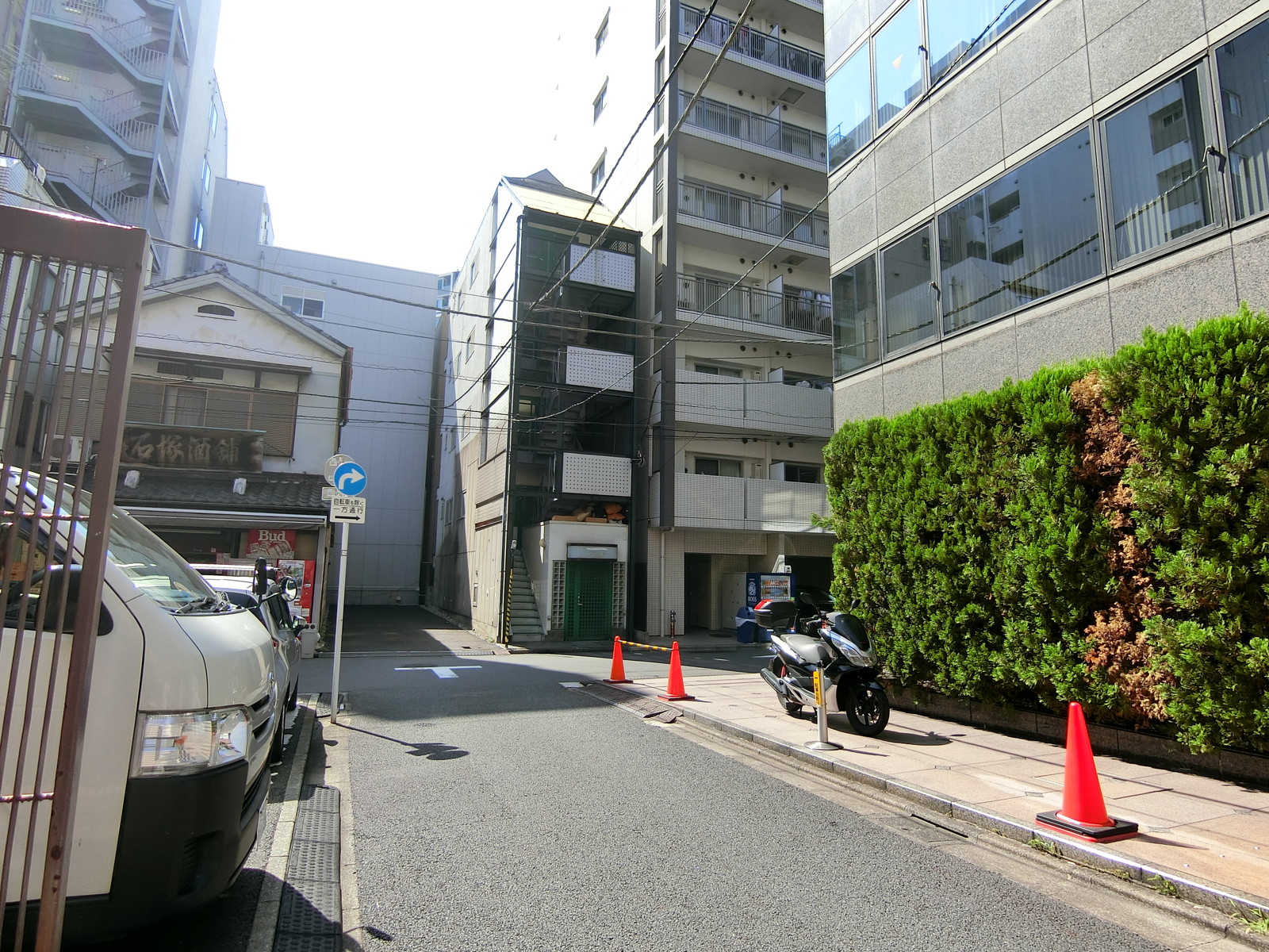 富田ビル前面の通り