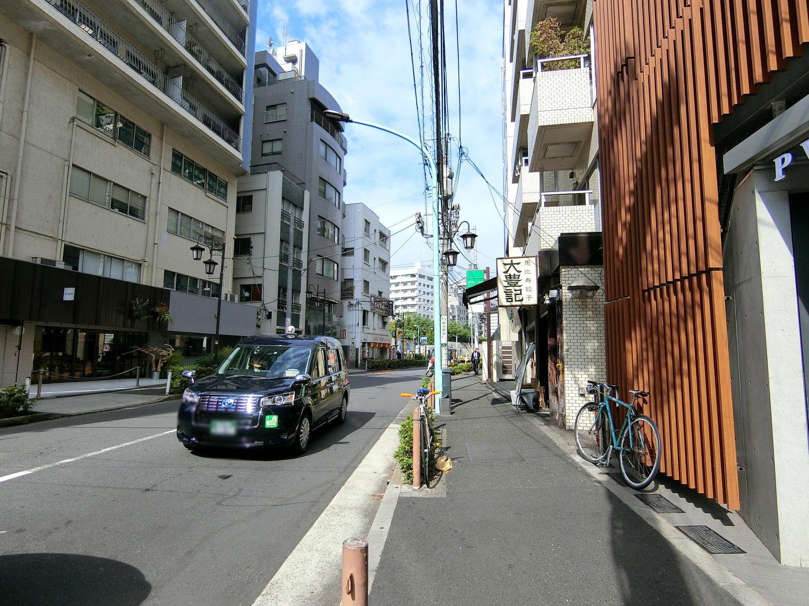 PVB恵比寿ビル前面の通り