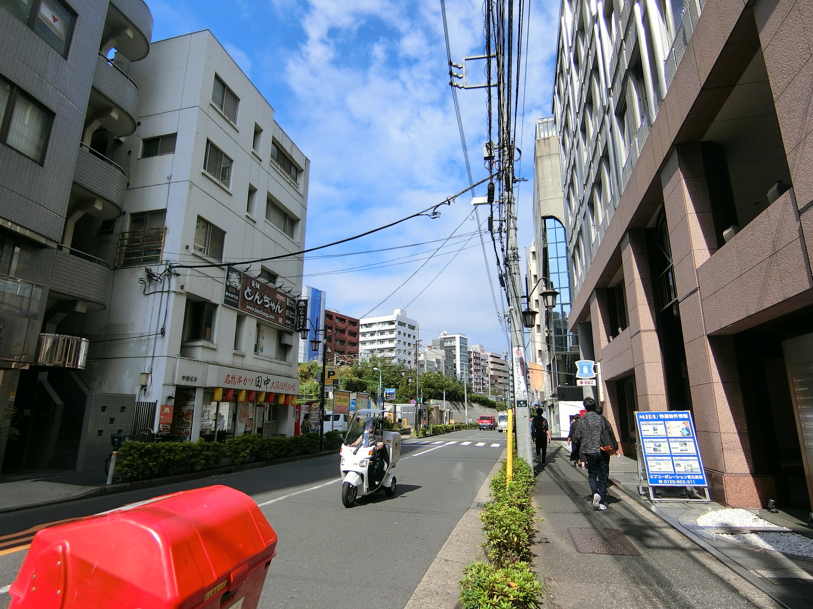 恵比寿フラワーホーム前面の通り