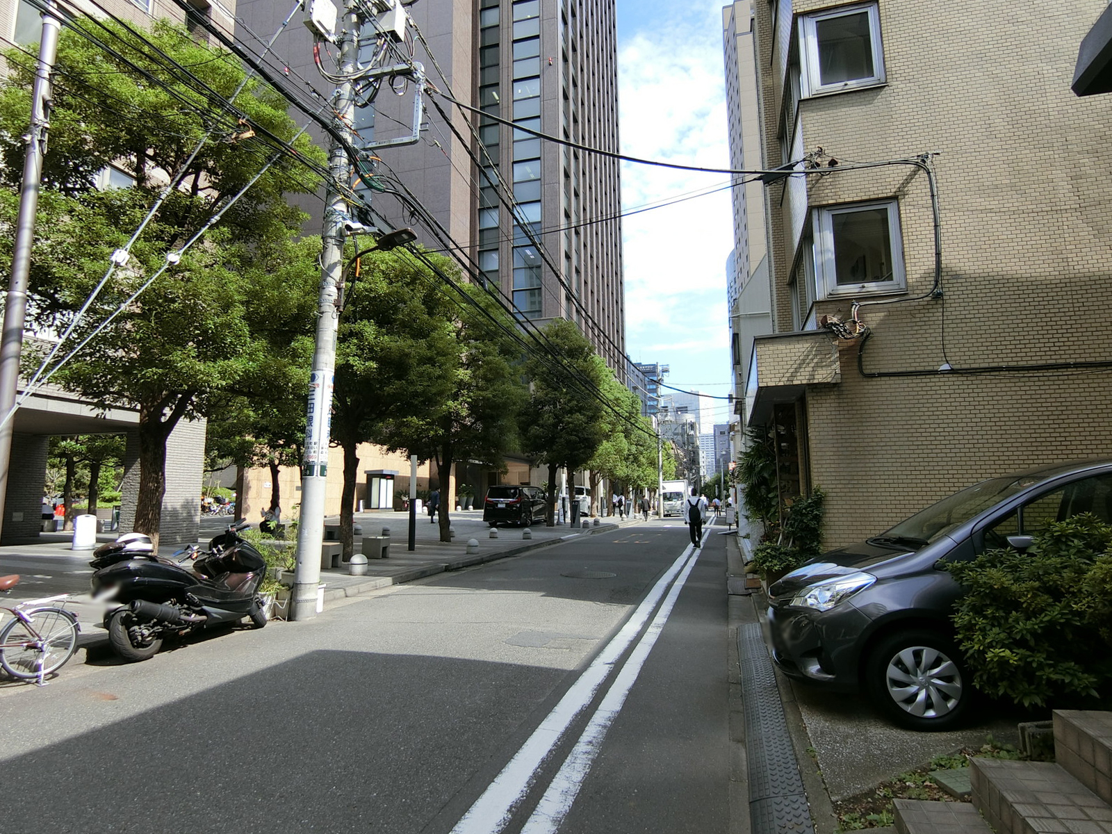 FUSE BLDG-2前面の通り