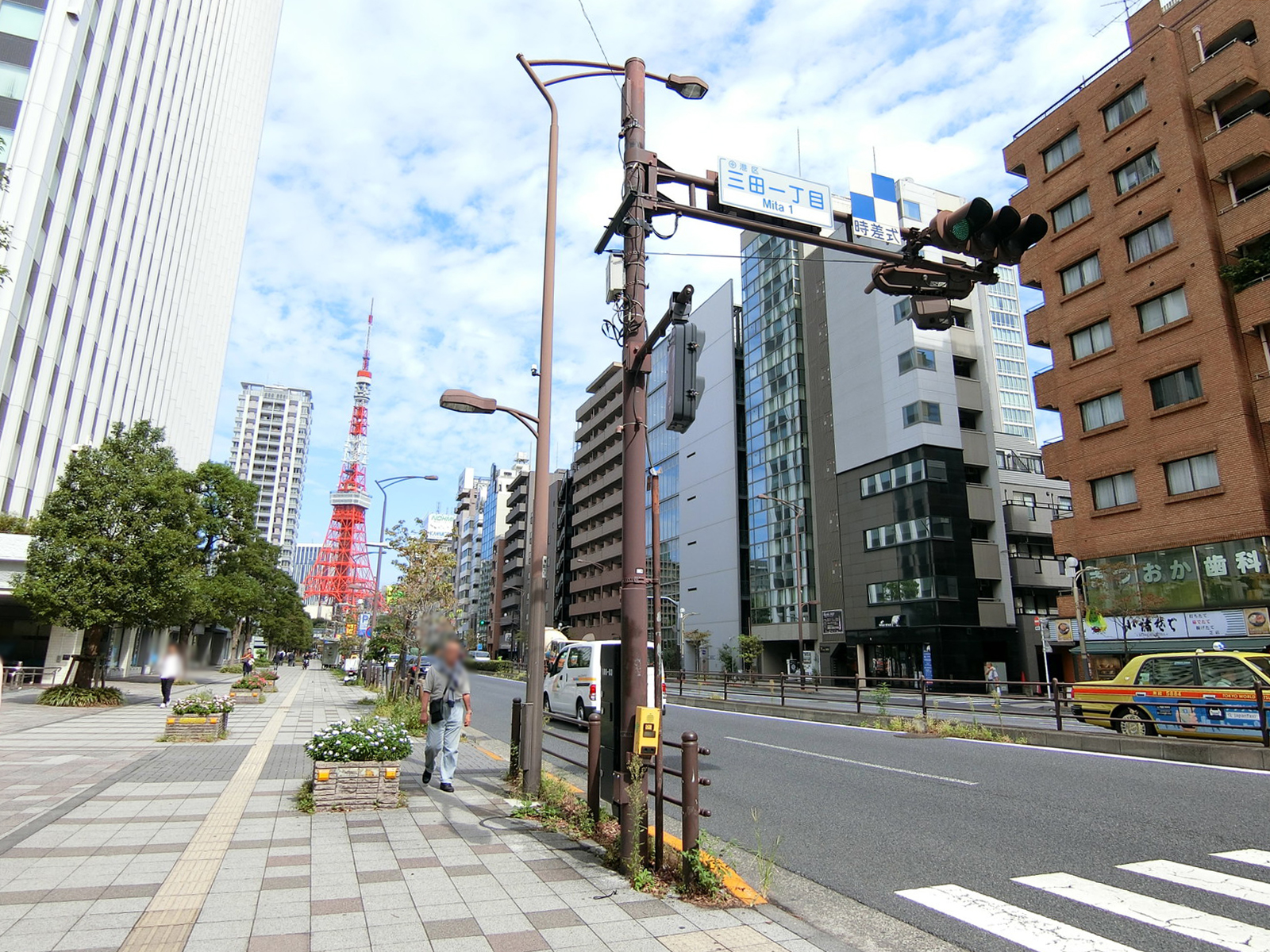 近くの桜田通り